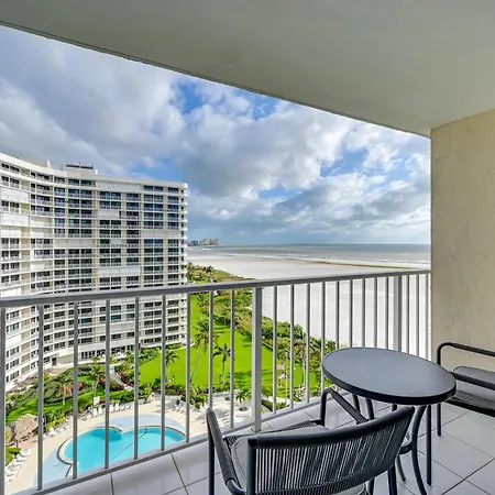 Beachfront Marco Island Condo With Pool Access!